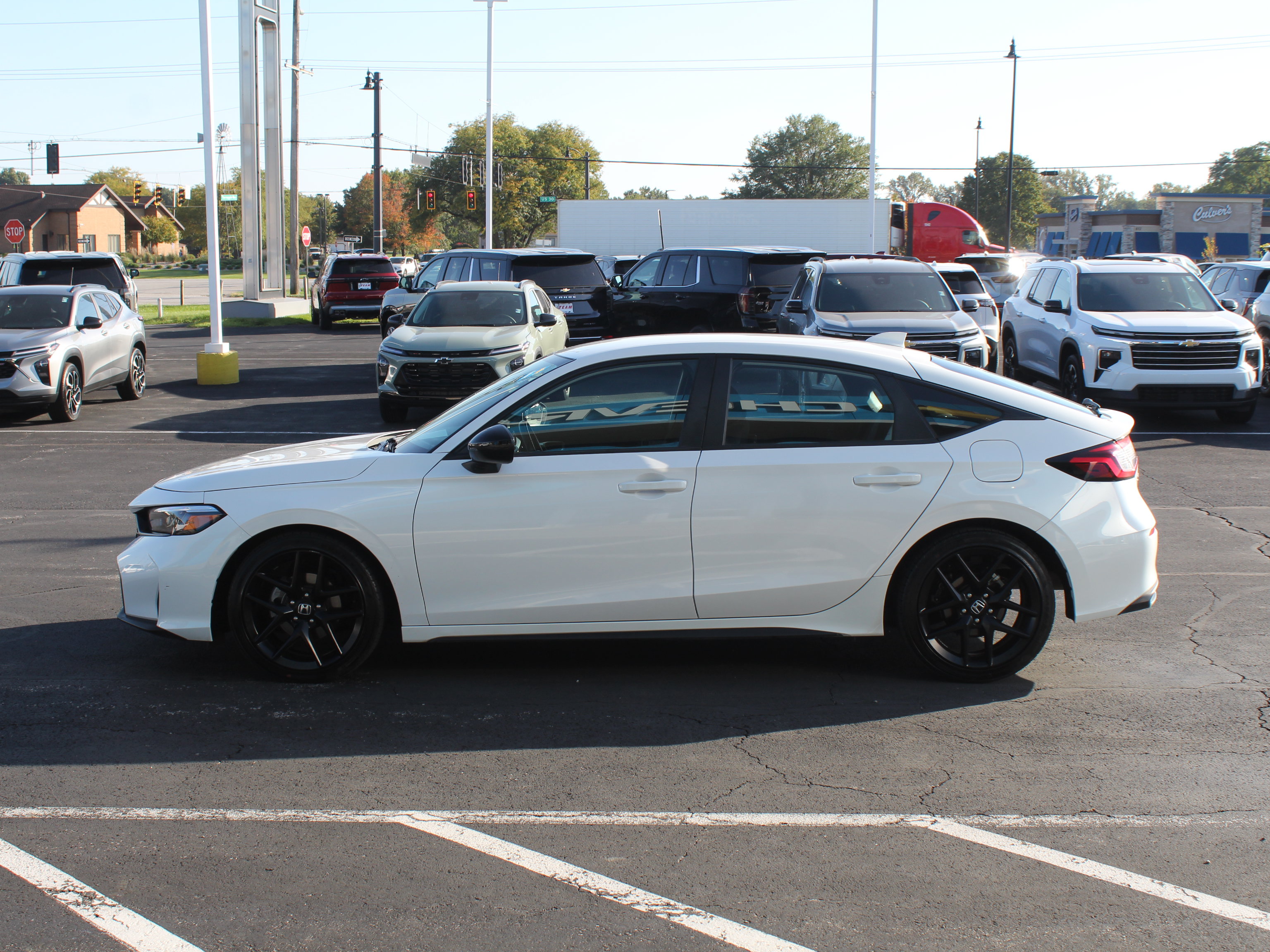 Used 2025 Honda Civic Sport image 9