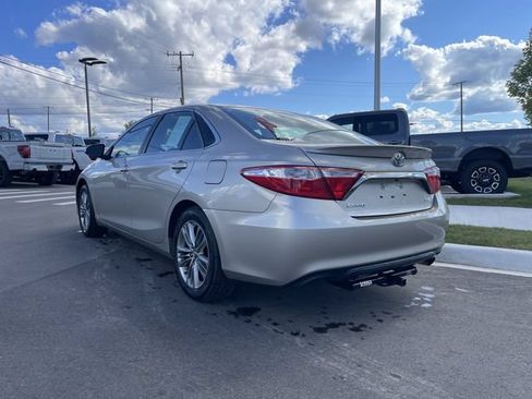 Used 2016 Toyota Camry SE FWD image 3