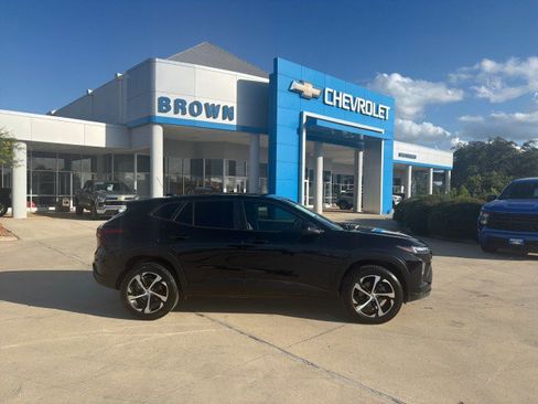 Used 2024 Chevrolet Trax RS FWD image 1