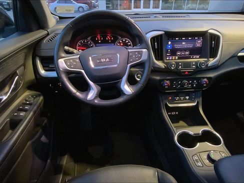 Used 2020 GMC Terrain SLT w/ Elevation Edition image 6