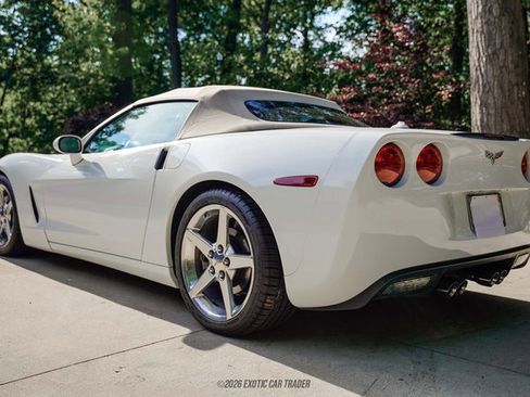 Used 2005 Chevrolet Corvette Convertible w/ Preferred Equipment Group RWD image 22