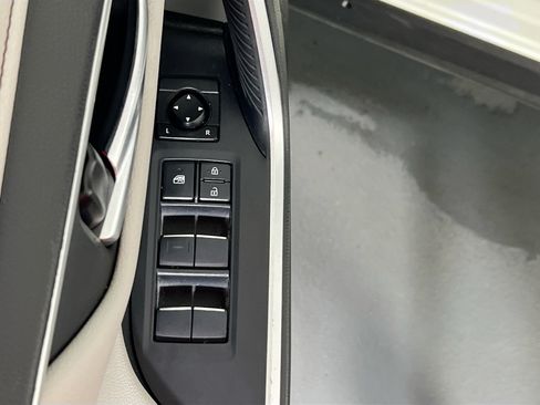 Used 2020 Toyota RAV4 Limited w/ All Weather Liner Package AWD/4WD image 18