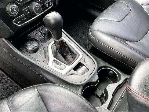 Used 2014 Jeep Cherokee Trailhawk w/ Leather Interior Group image 18