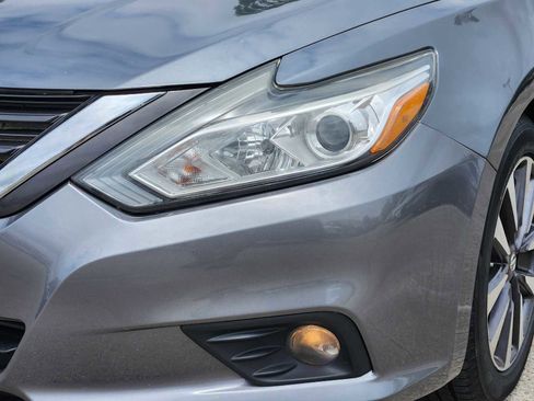 Used 2016 Nissan Altima 2.5 SV FWD image 7