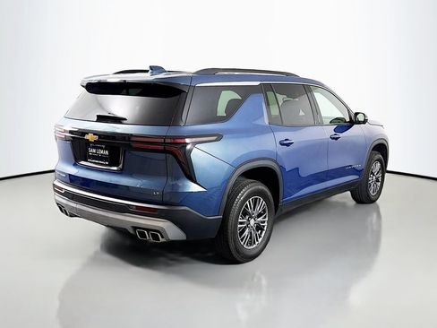 Used 2024 Chevrolet Traverse LT w/ Trailering Package FWD image 7
