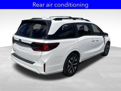 Certified 2025 Honda Odyssey EX-L image 5
