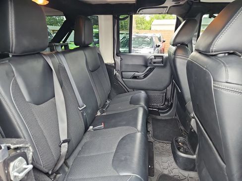 Certified 2017 Jeep Wrangler Unlimited Sahara AWD/4WD image 14