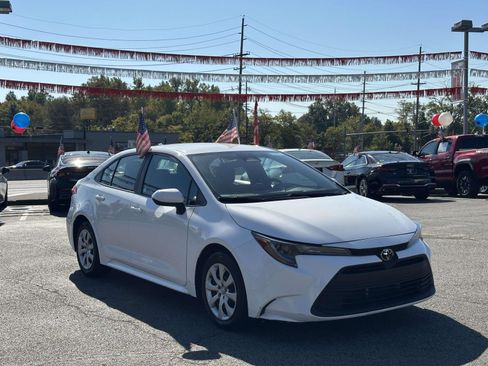 Used 2024 Toyota Corolla LE image 1