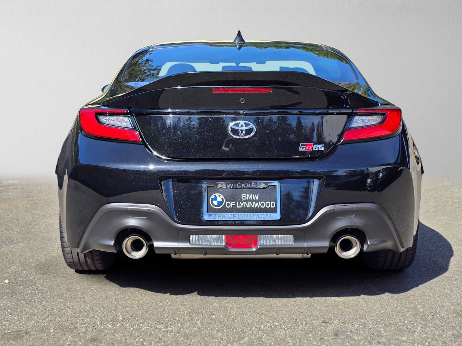 Used 2025 Toyota GR86 Premium w/ ALL Weather Mat Package (TMS) RWD image 4
