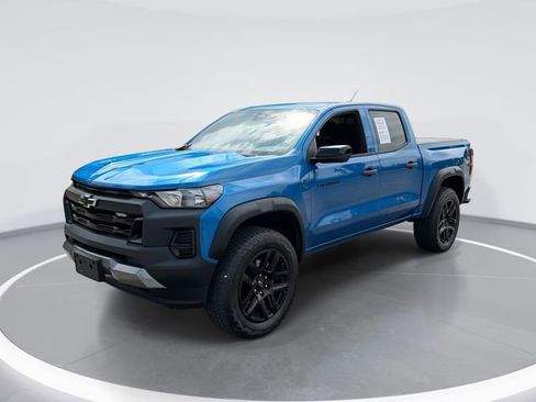 Used 2023 Chevrolet Colorado Trail Boss w/ Technology Package AWD/4WD image 1