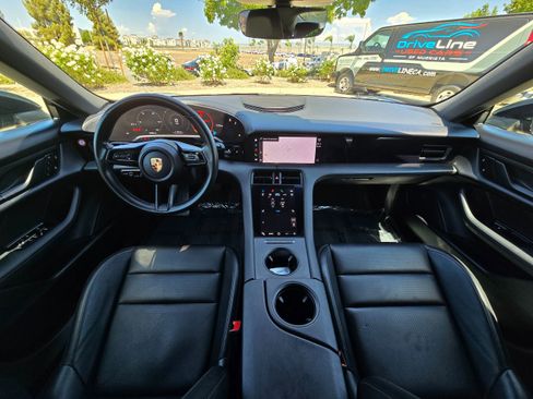 Used 2024 Porsche Taycan image 21