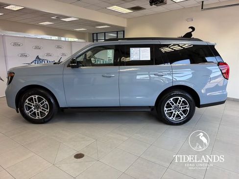 Certified 2025 Ford Expedition Active RWD image 5