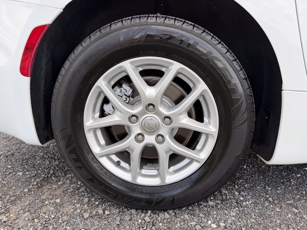 Used 2020 Chrysler Pacifica Touring-L w/ Advanced Safetytec Group FWD image 19