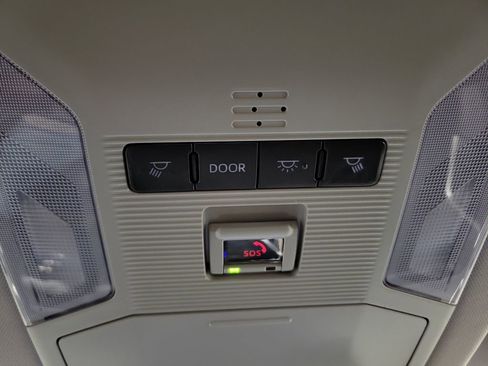 Used 2025 Toyota RAV4 XLE image 20