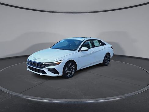 New 2025 Hyundai Elantra Limited w/ Cargo Package FWD image 5