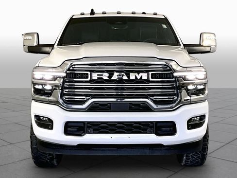 Used 2026 RAM 3500 Laramie AWD/4WD image 4