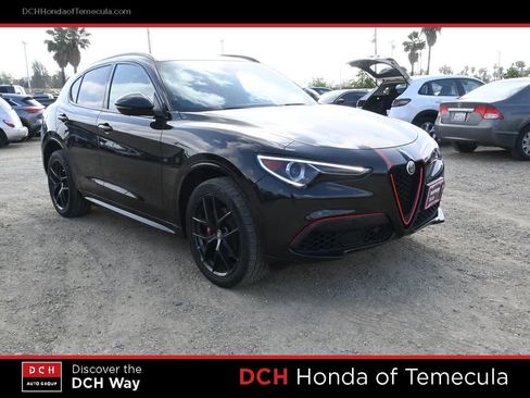 Used 2020 Alfa Romeo Stelvio Ti Sport w/ Quick Order Package 22S Sport AWD/4WD image 3