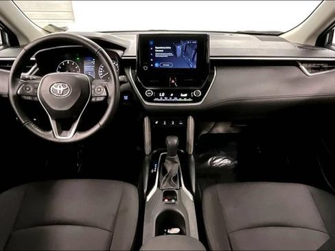 Used 2024 Toyota Corolla Cross LE FWD image 18
