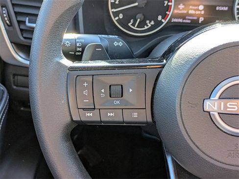 Used 2023 Nissan Rogue SV image 17