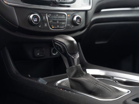 Used 2021 Chevrolet Traverse RS FWD image 30