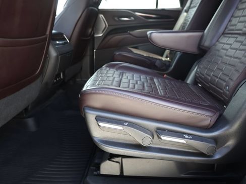 Used 2021 Cadillac Escalade Premium Luxury Platinum w/ Heavy-Duty Trailer Package AWD/4WD image 20