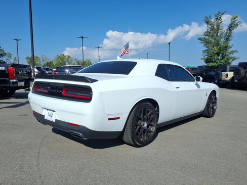 Used 2016 Dodge Challenger R/T Scat Pack w/ Leather Interior Group RWD image 3
