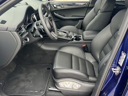 New 2026 Porsche Macan Turbo AWD/4WD image 5