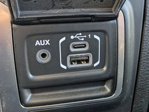 Used 2020 Jeep Wrangler Sport image 14