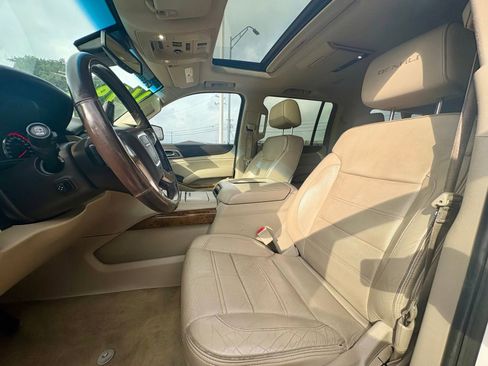 Used 2016 GMC Yukon XL Denali w/ Open Road Package AWD/4WD image 19