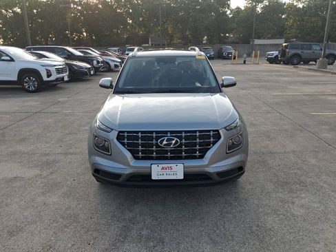 Used 2025 Hyundai Venue SEL FWD image 5