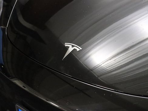 Used 2023 Tesla Model 3 Standard Range image 4