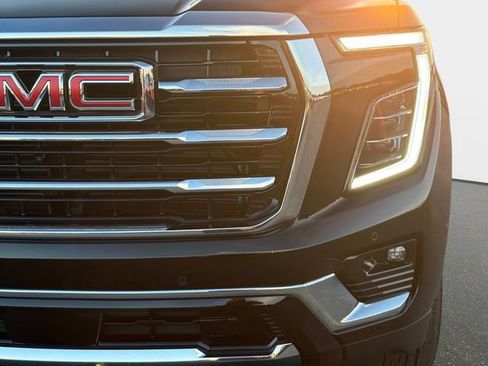 New 2026 GMC Yukon Elevation RWD image 9