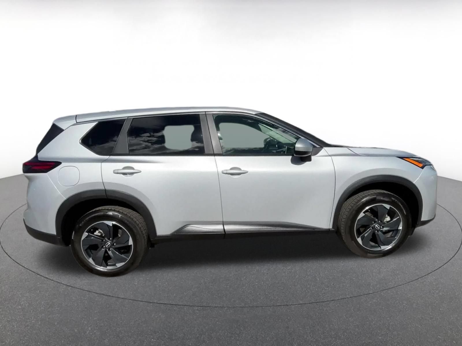 Used 2025 Nissan Rogue SV AWD/4WD image 15