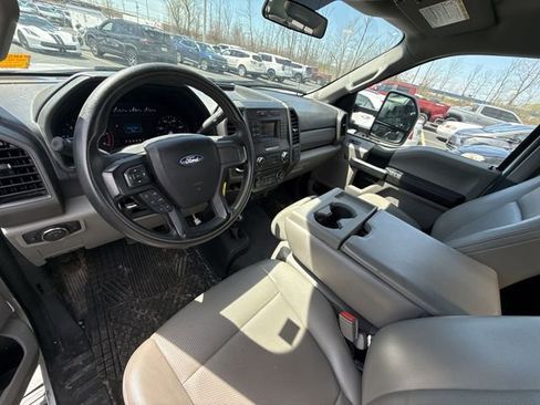 Used 2018 Ford F550 4x4 Regular Cab Super Duty image 17