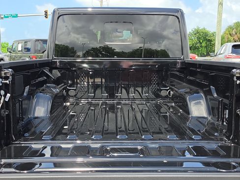 Used 2018 Toyota Tacoma TRD Sport RWD image 6