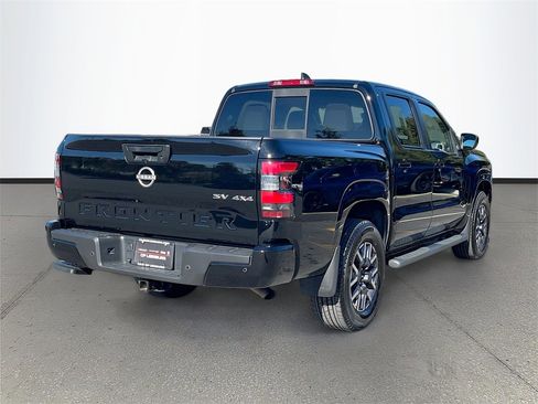 Used 2022 Nissan Frontier SV image 7