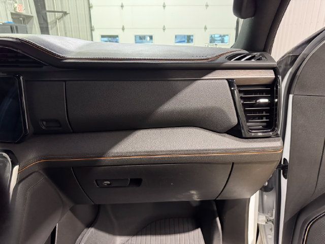 Used 2024 GMC Sierra 2500 AT4 w/ Technology Package AWD/4WD image 24