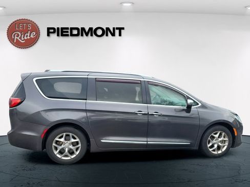 Certified 2019 Chrysler Pacifica Limited image 5