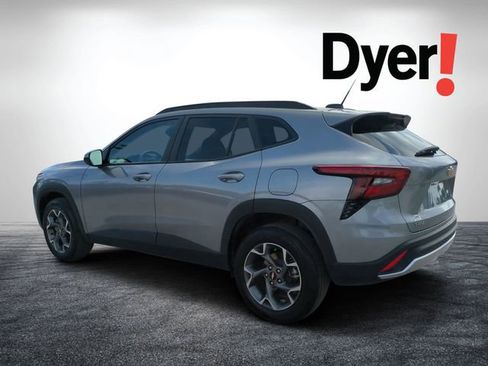 Certified 2025 Chevrolet Trax LT image 6