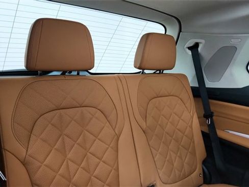 Used 2025 BMW X7 xDrive40i w/ Executive Package image 29