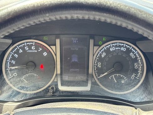 Used 2019 Toyota Tacoma SR5 AWD/4WD image 14