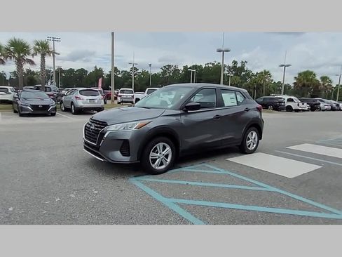 New 2025 Nissan Kicks Play S image 23