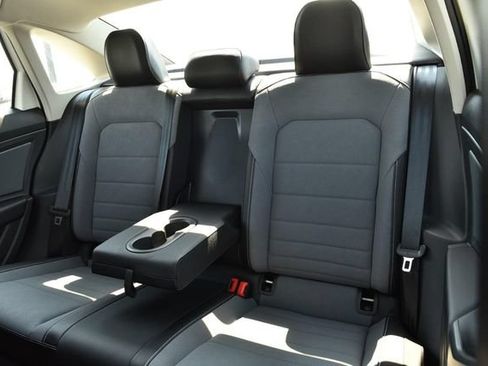 Used 2025 Volkswagen Jetta SE w/ Sunroof Package FWD image 23