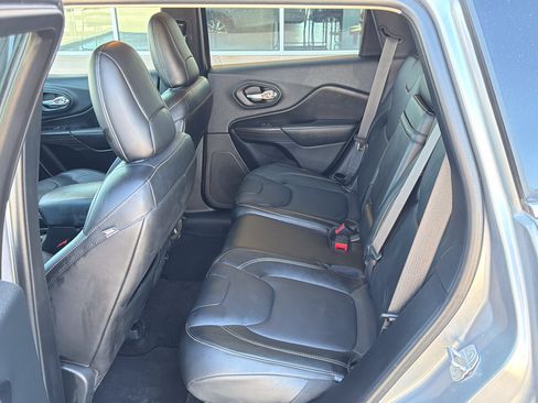 Used 2014 Jeep Cherokee Limited w/ Technology Group AWD/4WD image 8