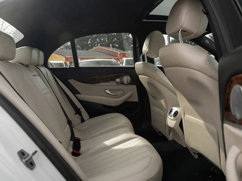 Used 2018 Mercedes-Benz E 300 E 300 4MATIC Sedan 4D image 11