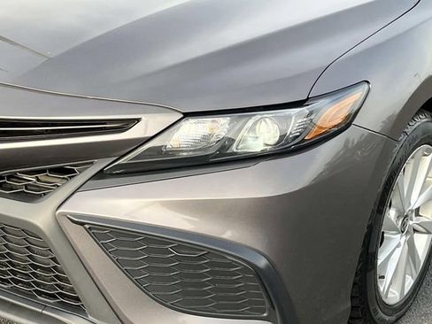 Used 2023 Toyota Camry SE FWD image 10