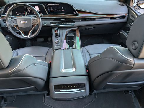 Used 2023 Cadillac Escalade Premium Luxury image 24