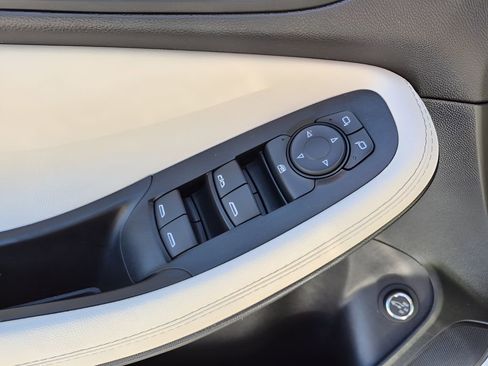 Used 2023 Buick Encore GX Essence w/ Advanced Technology Package image 28