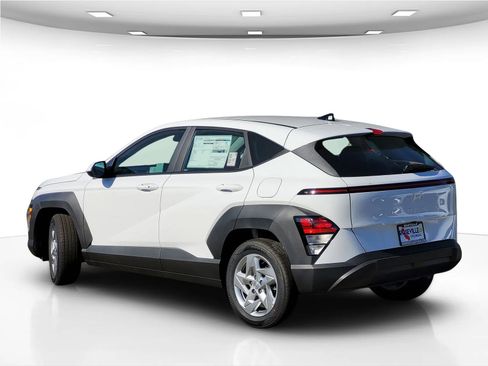 New 2026 Hyundai Kona SE image 5