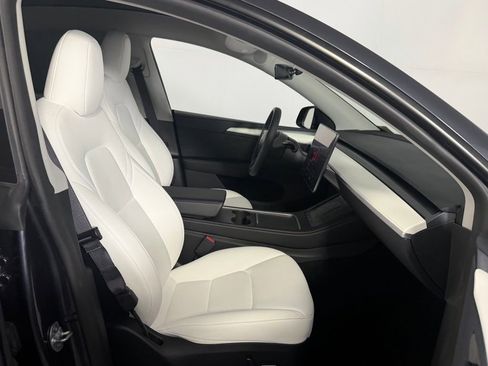 Used 2024 Tesla Model Y Performance image 29